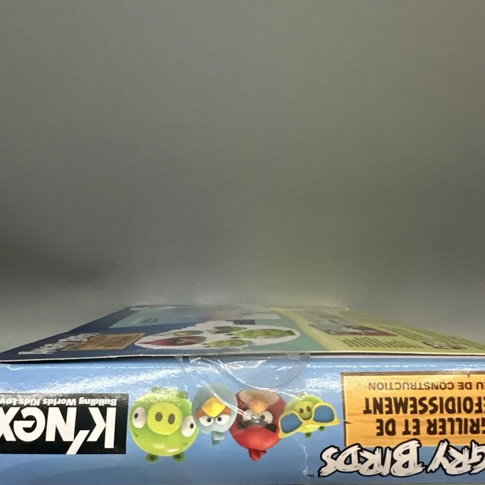 K'NEX Angry Birds Grillin And Chillin  182 PCS - Building Set - NEW Damaged Box